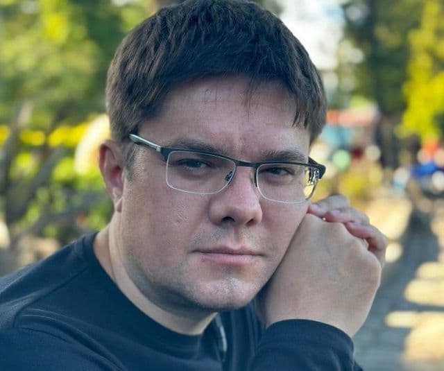 Обложка Роман Шишов