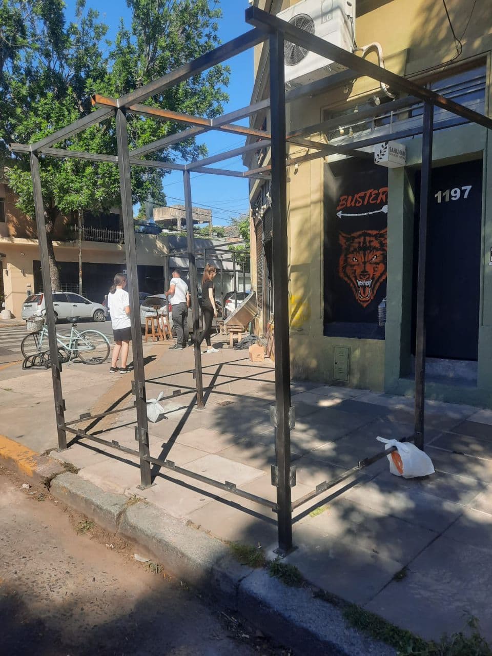 Обложка Fuego y Hierro